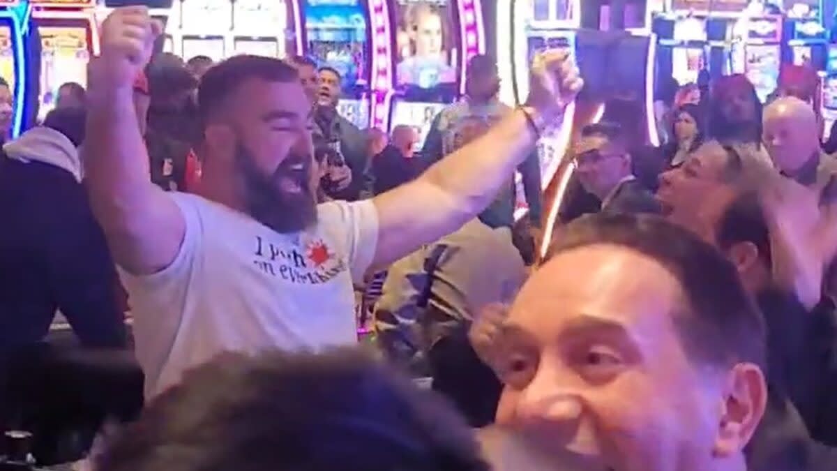 Jason-Kelce-Vegas-CAsino-win-1200x675